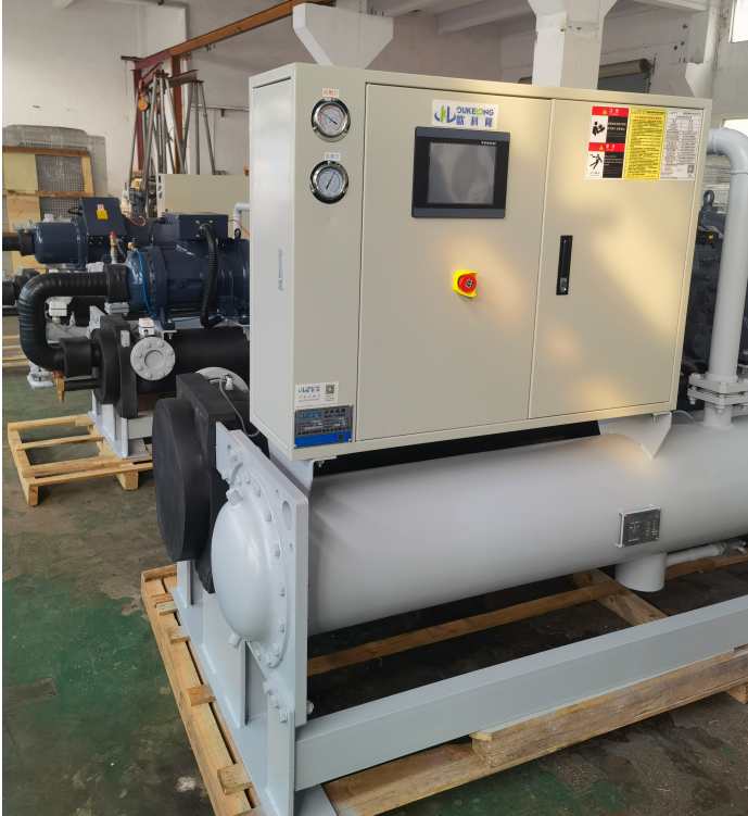 甘肅某大型制藥廠(chǎng)-螺桿式冷水機(jī)